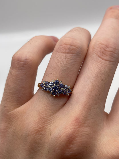 9ct gold tanzanite and diamond ring