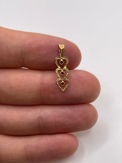 9ct gold garnet heart pendant