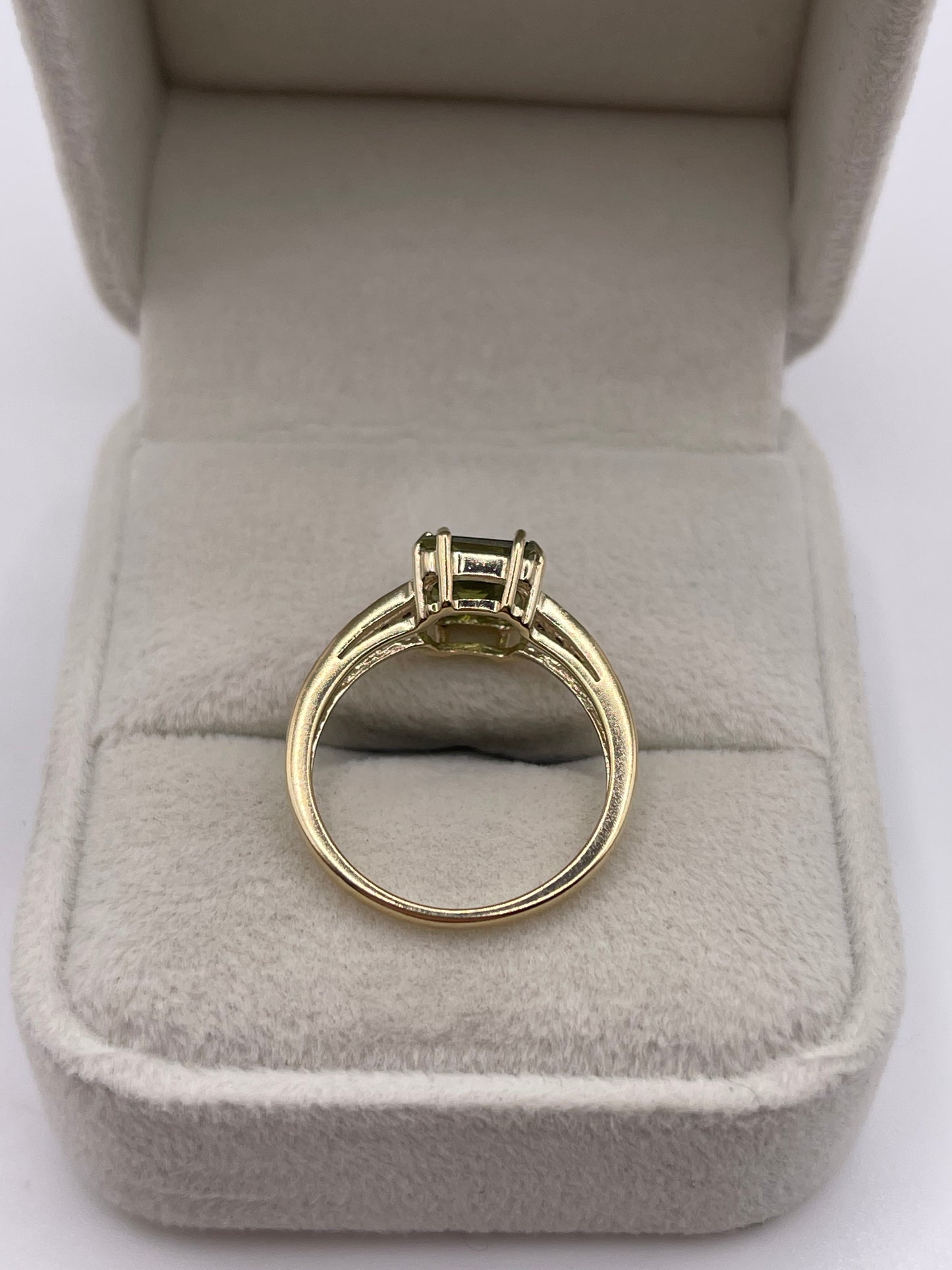 9ct gold quartz and diamond ring