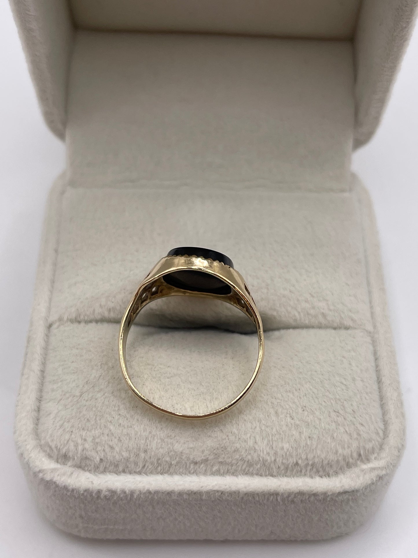 9ct gold onyx signet ring
