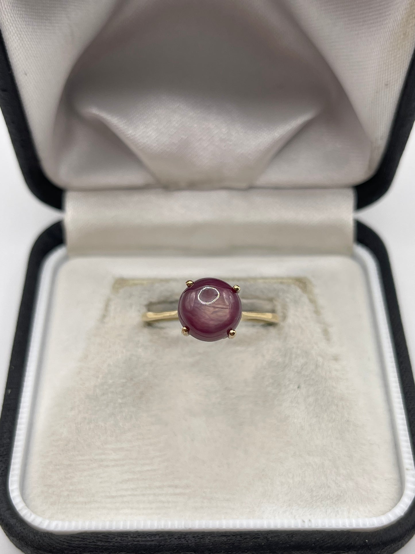 9ct gold star ruby ring