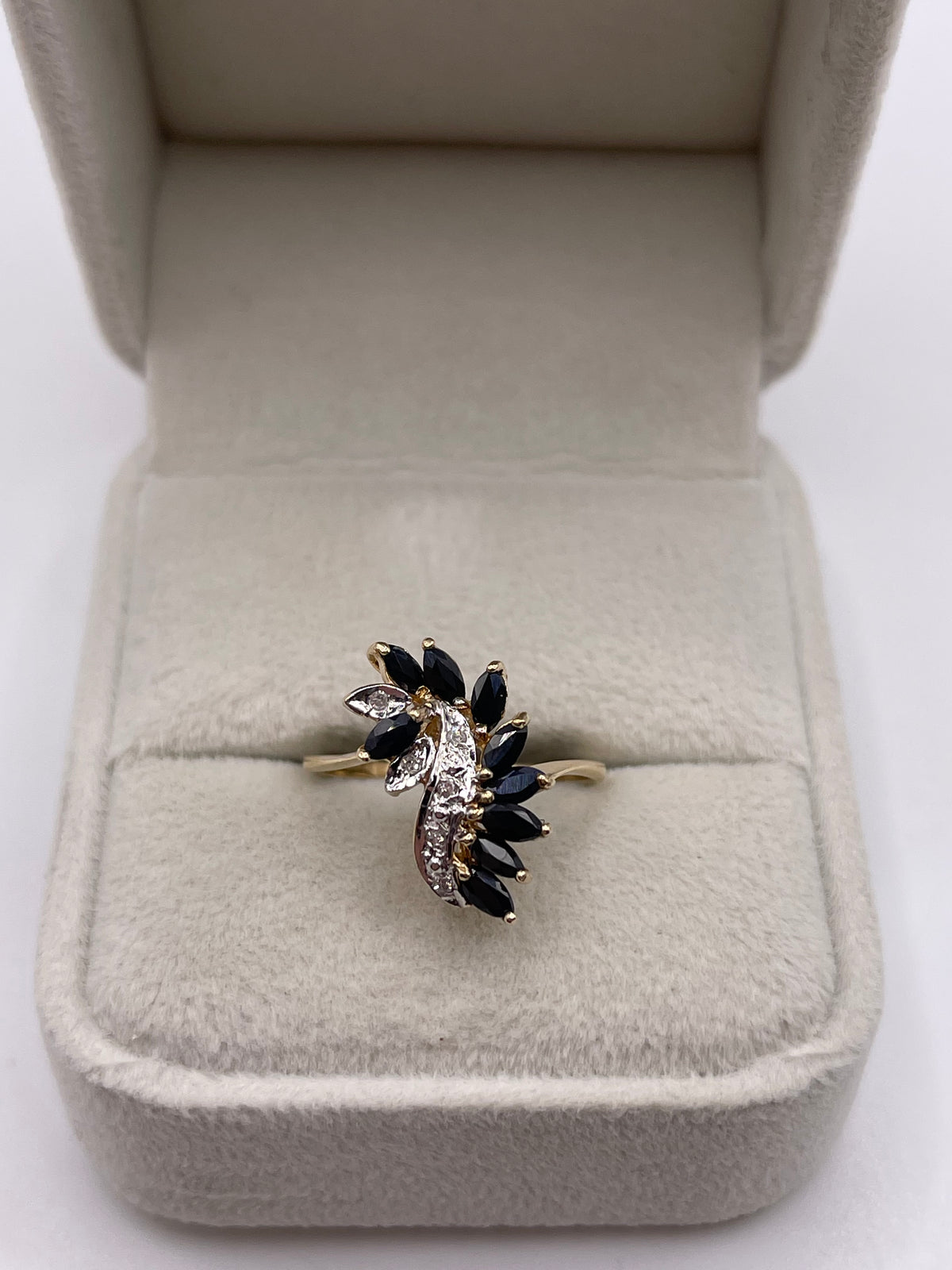 9ct gold sapphire and diamond ring