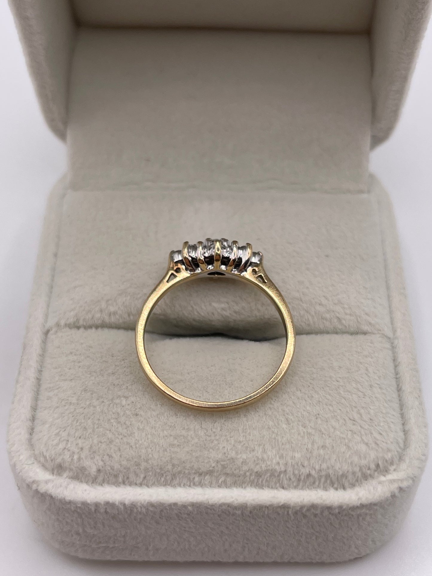 9ct gold diamond cluster ring