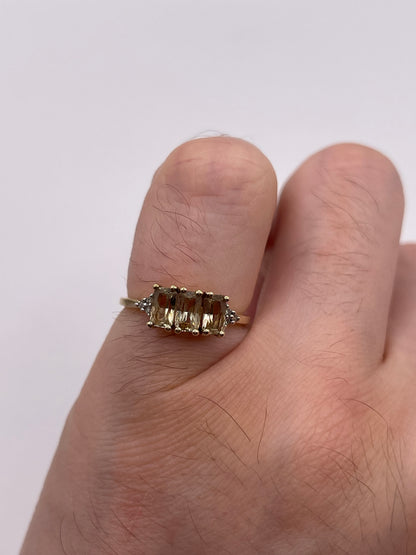 9ct gold quartz and diamond ring