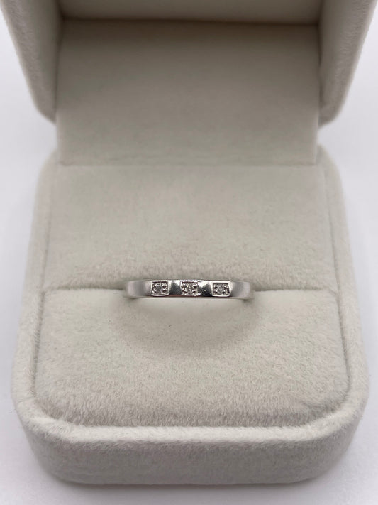 9ct white gold diamond ring
