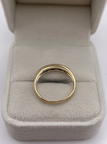 9ct gold sapphire and diamond ring