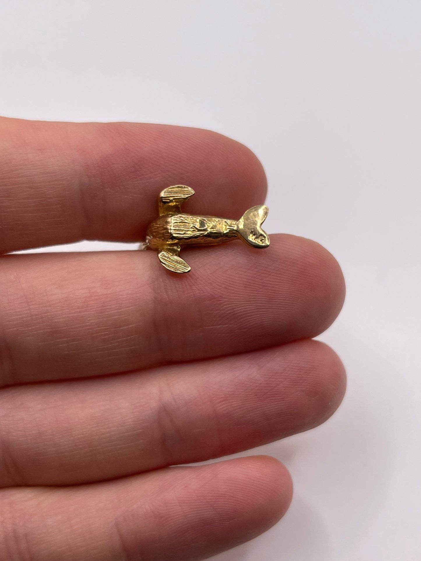 9ct gold pearl seal charm