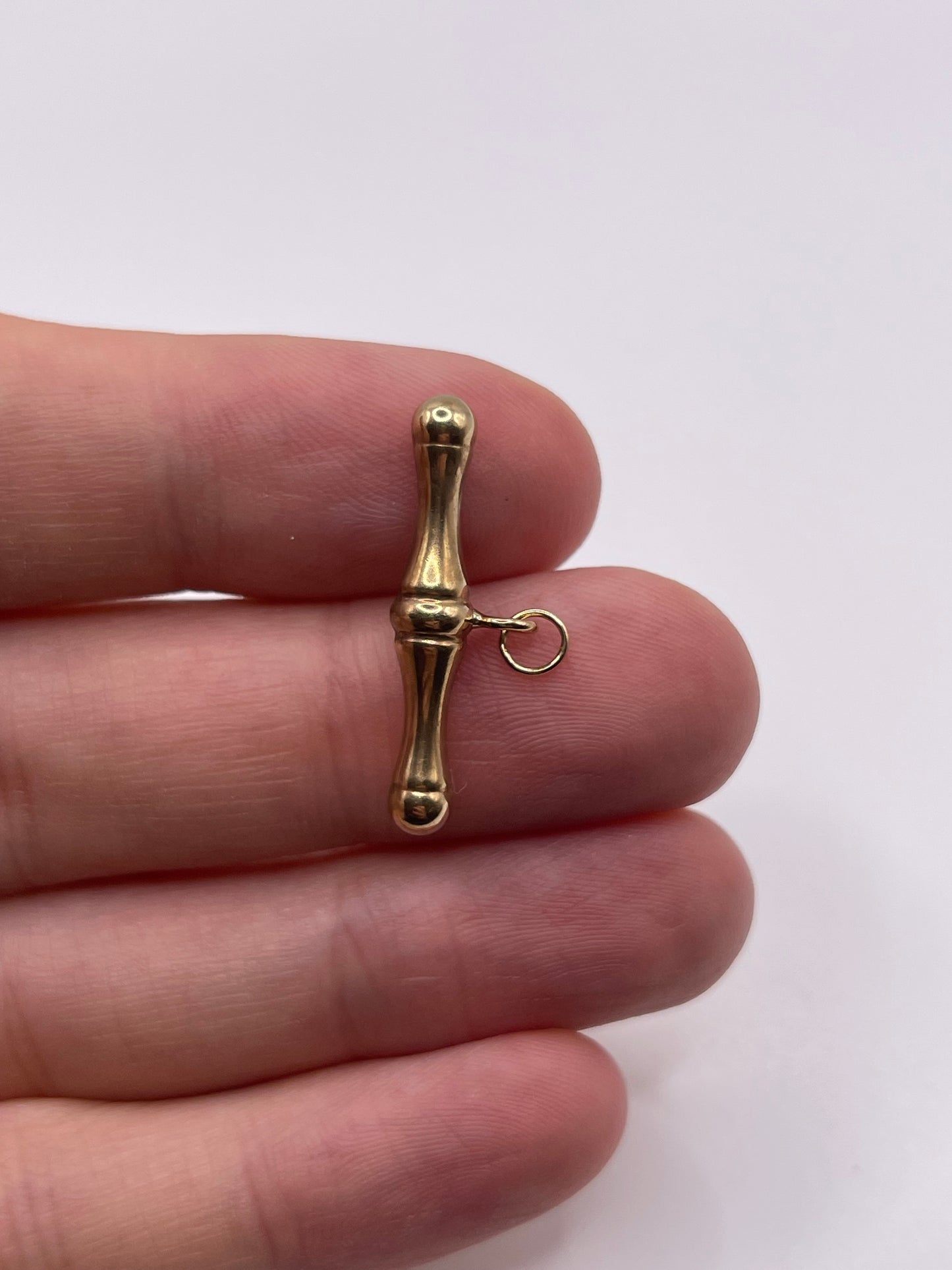 9ct gold t bar charm
