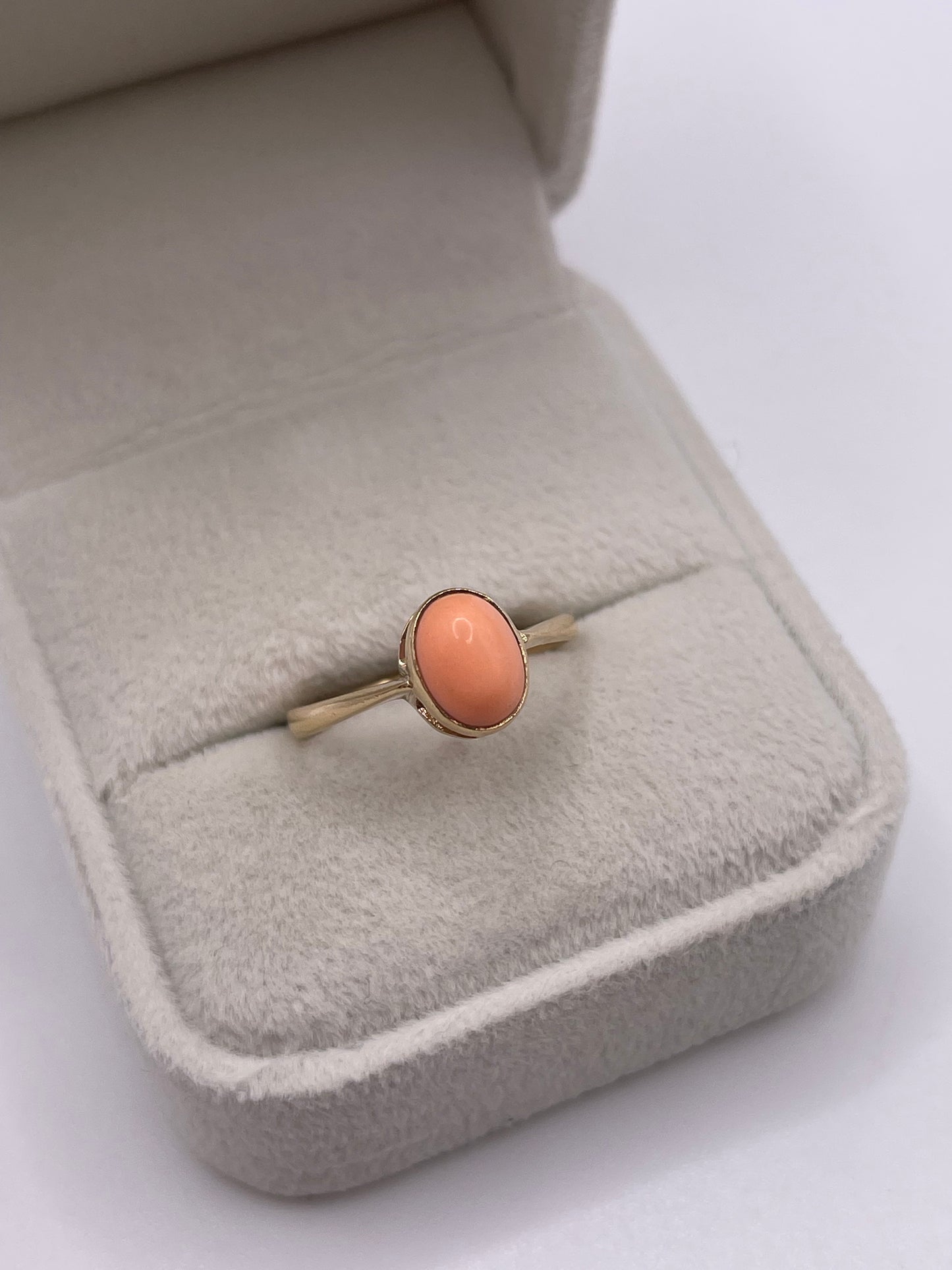 9ct gold coral ring