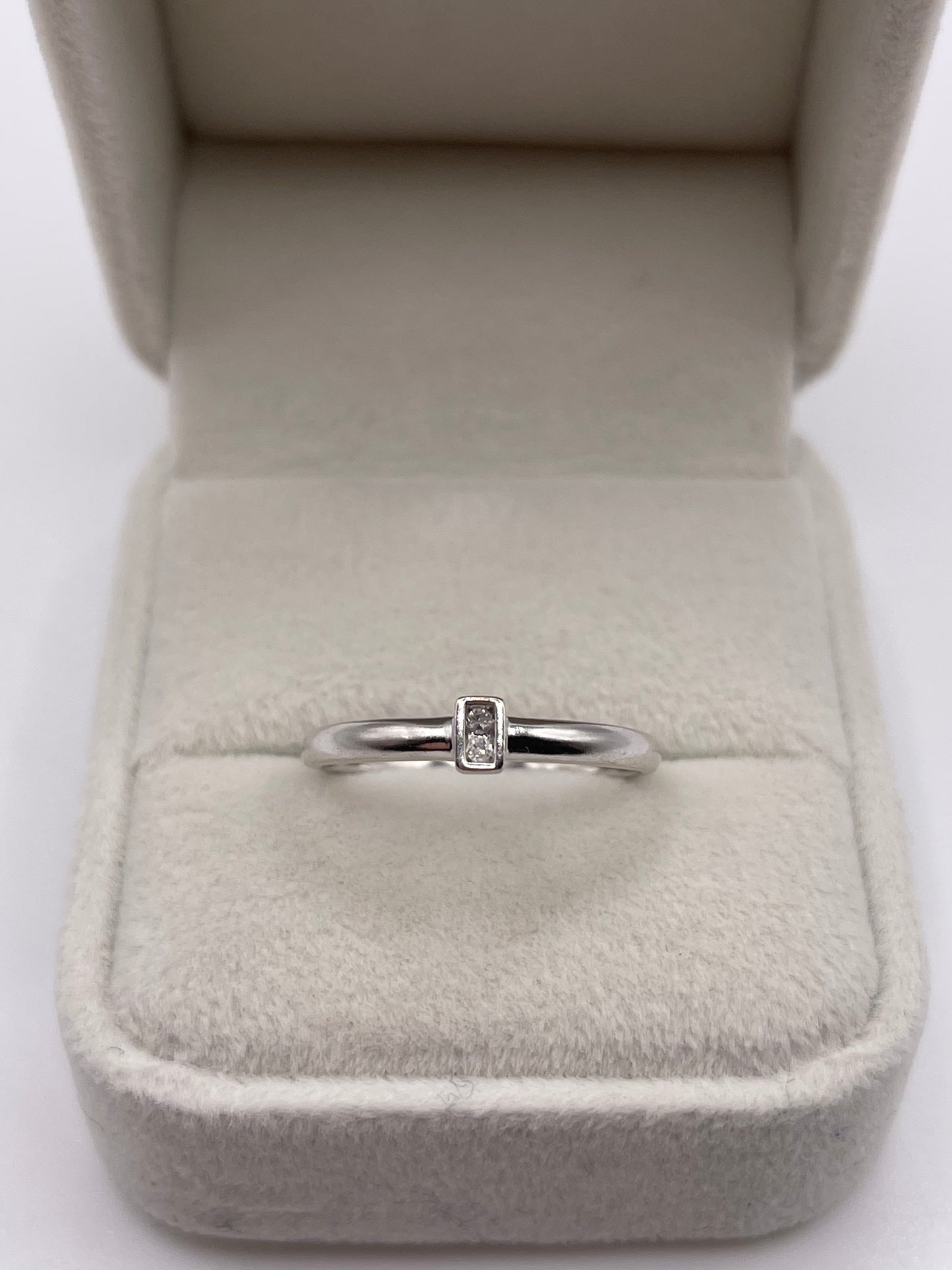 9ct white gold diamond ring