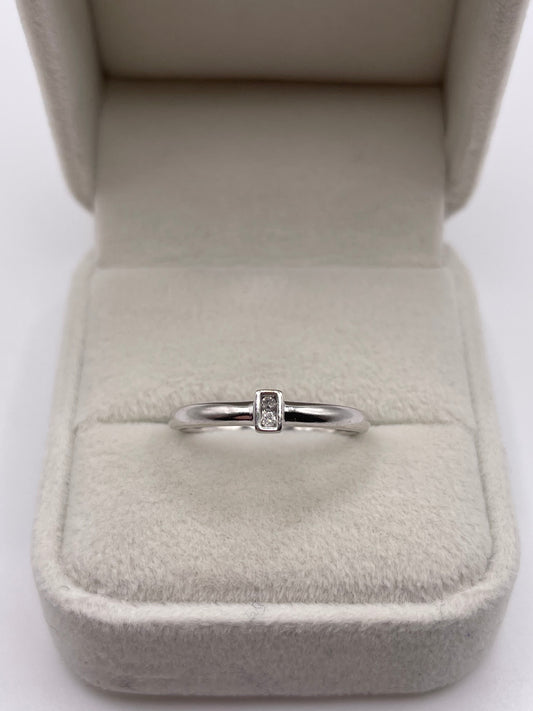 9ct white gold diamond ring
