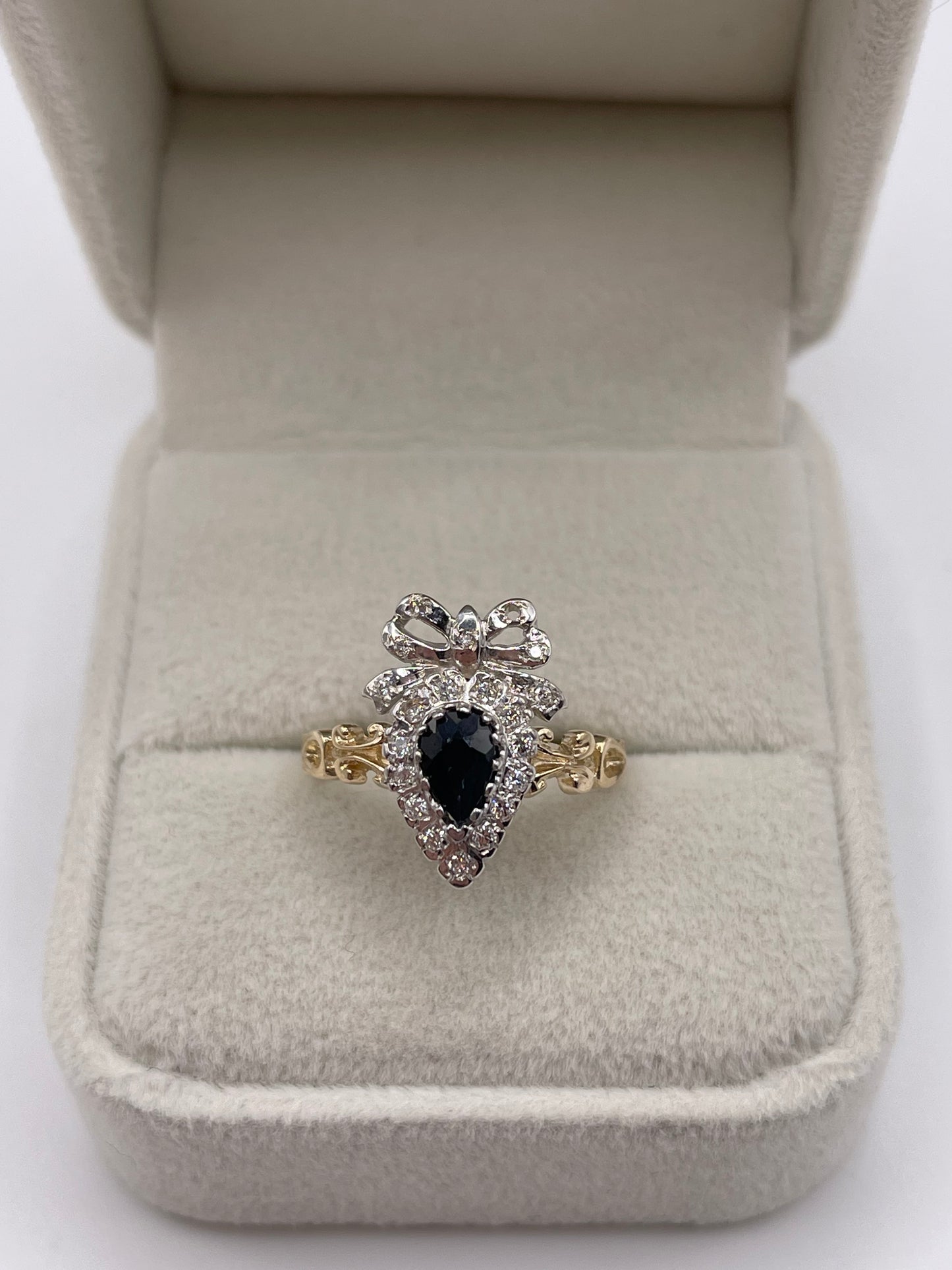 9ct gold sapphire and diamond heart ring