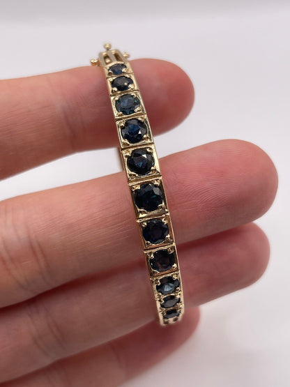 9ct gold sapphire bangle