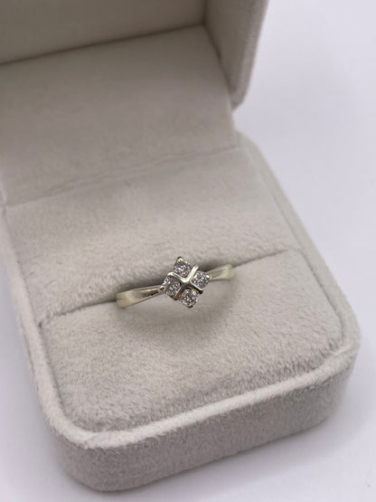 9ct white gold diamond ring