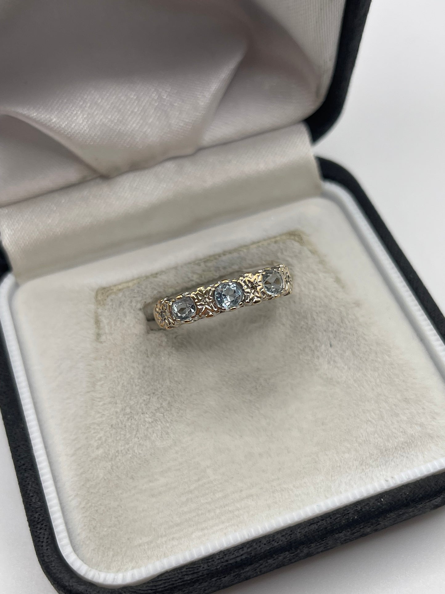 9ct gold topaz and diamond ring