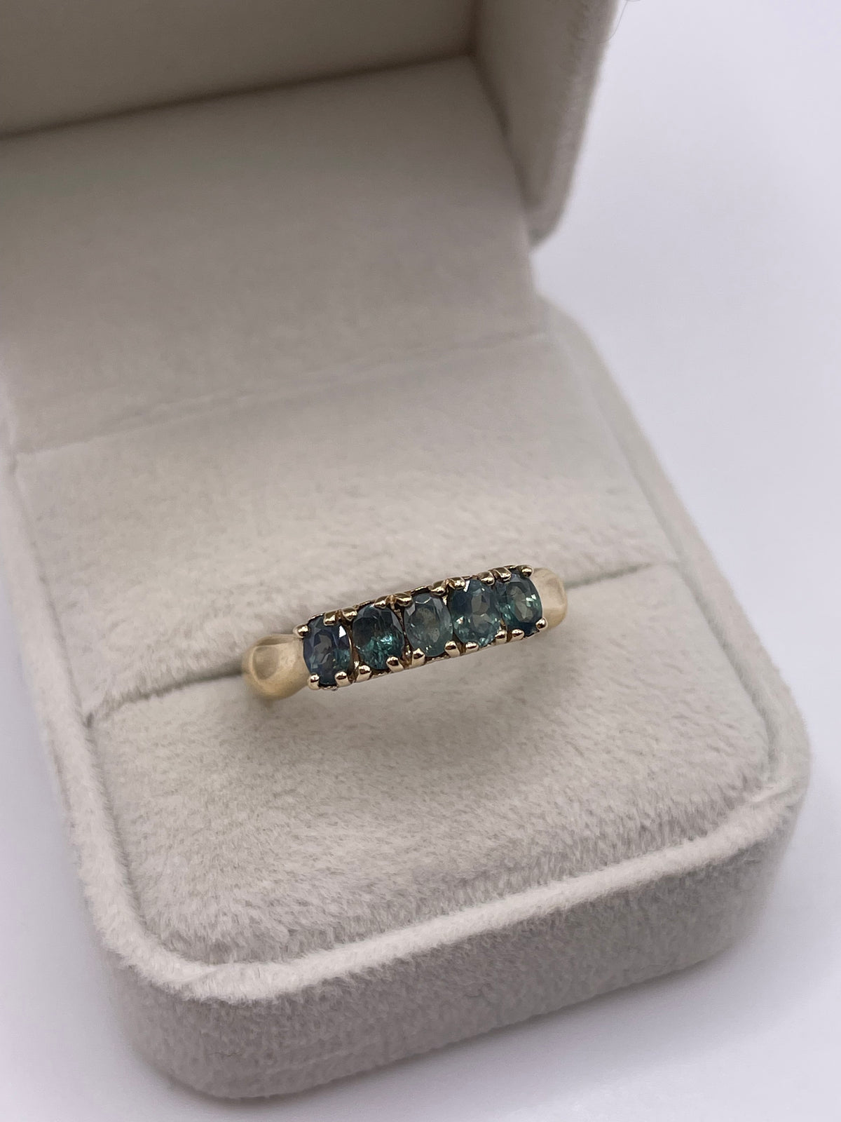 9ct gold alexandrite ring