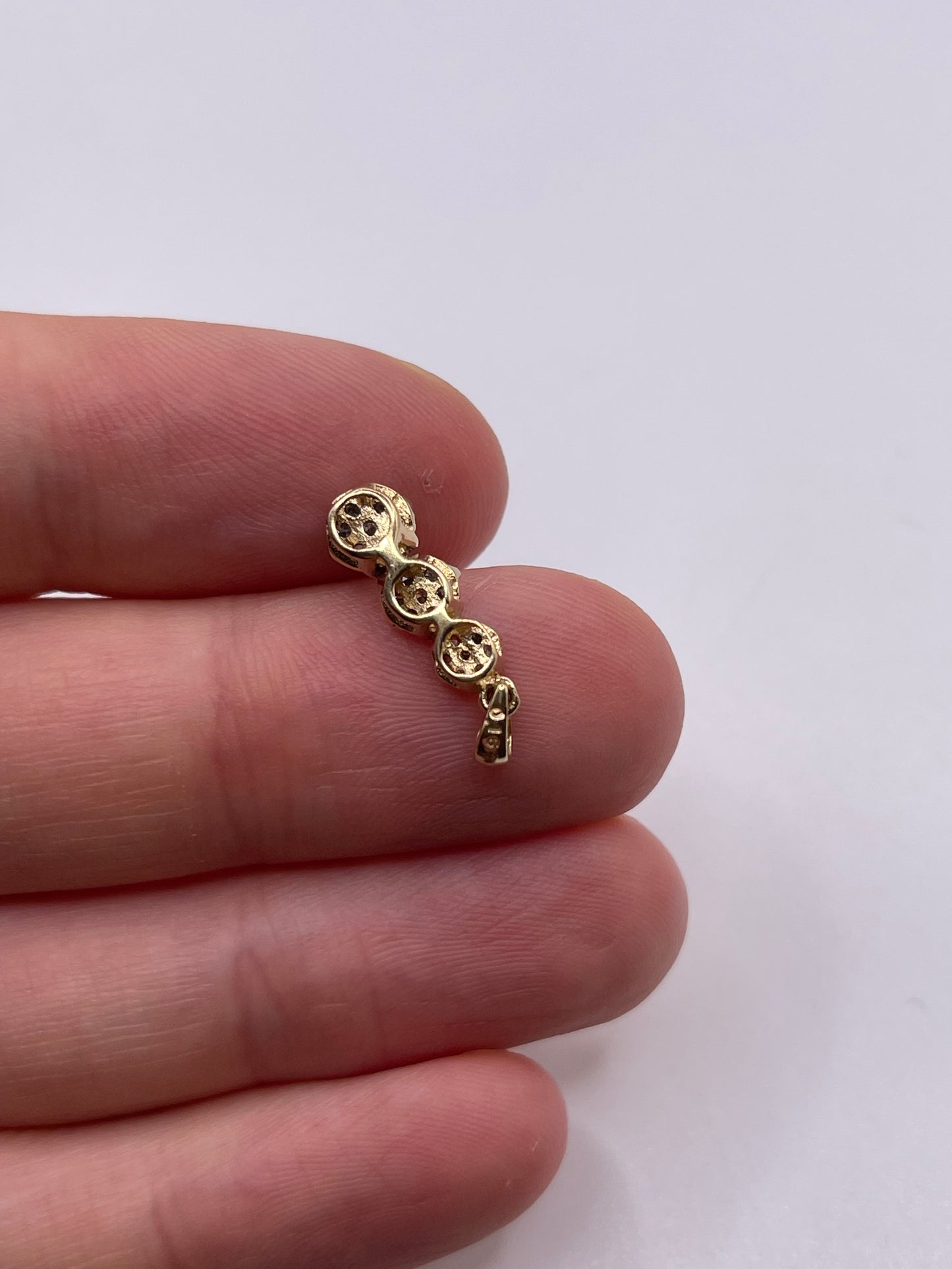 9ct gold diamond cluster pendant