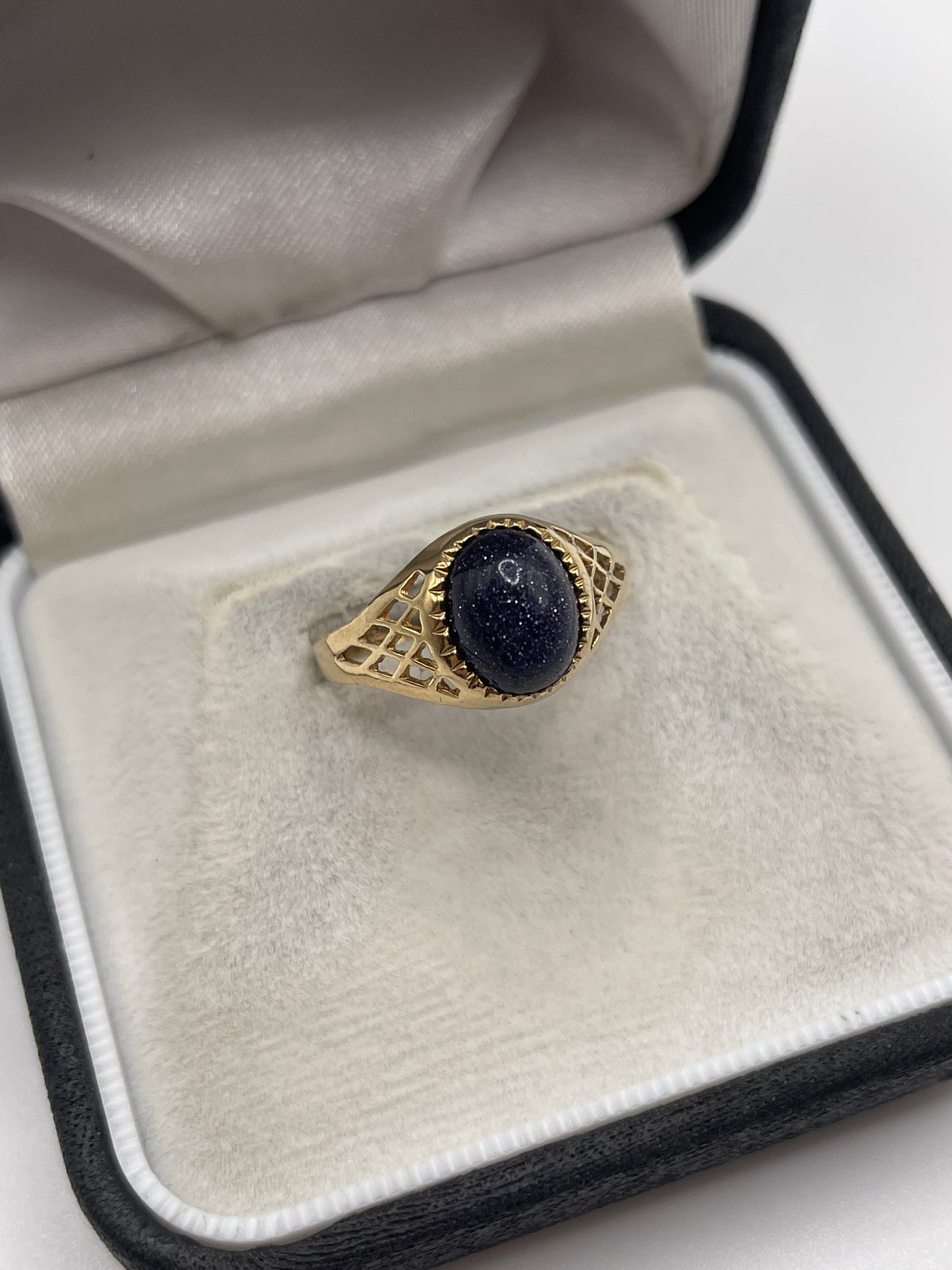 9ct gold goldstone ring
