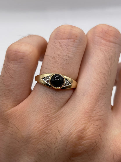 9ct gold star sapphire and diamond ring
