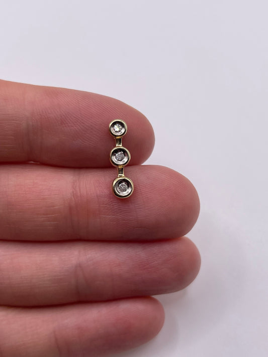 9ct gold diamond pendant