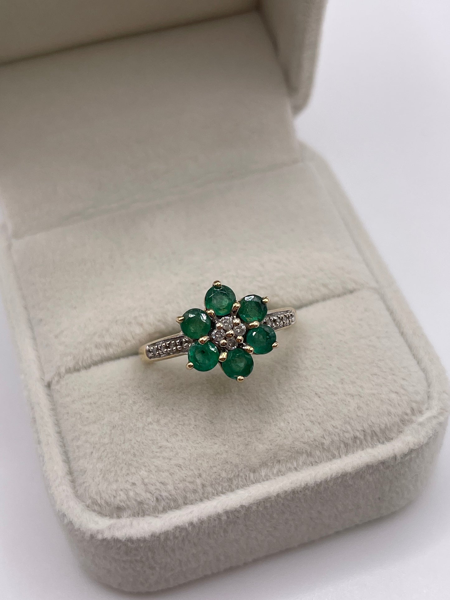 9ct gold emerald and diamond ring