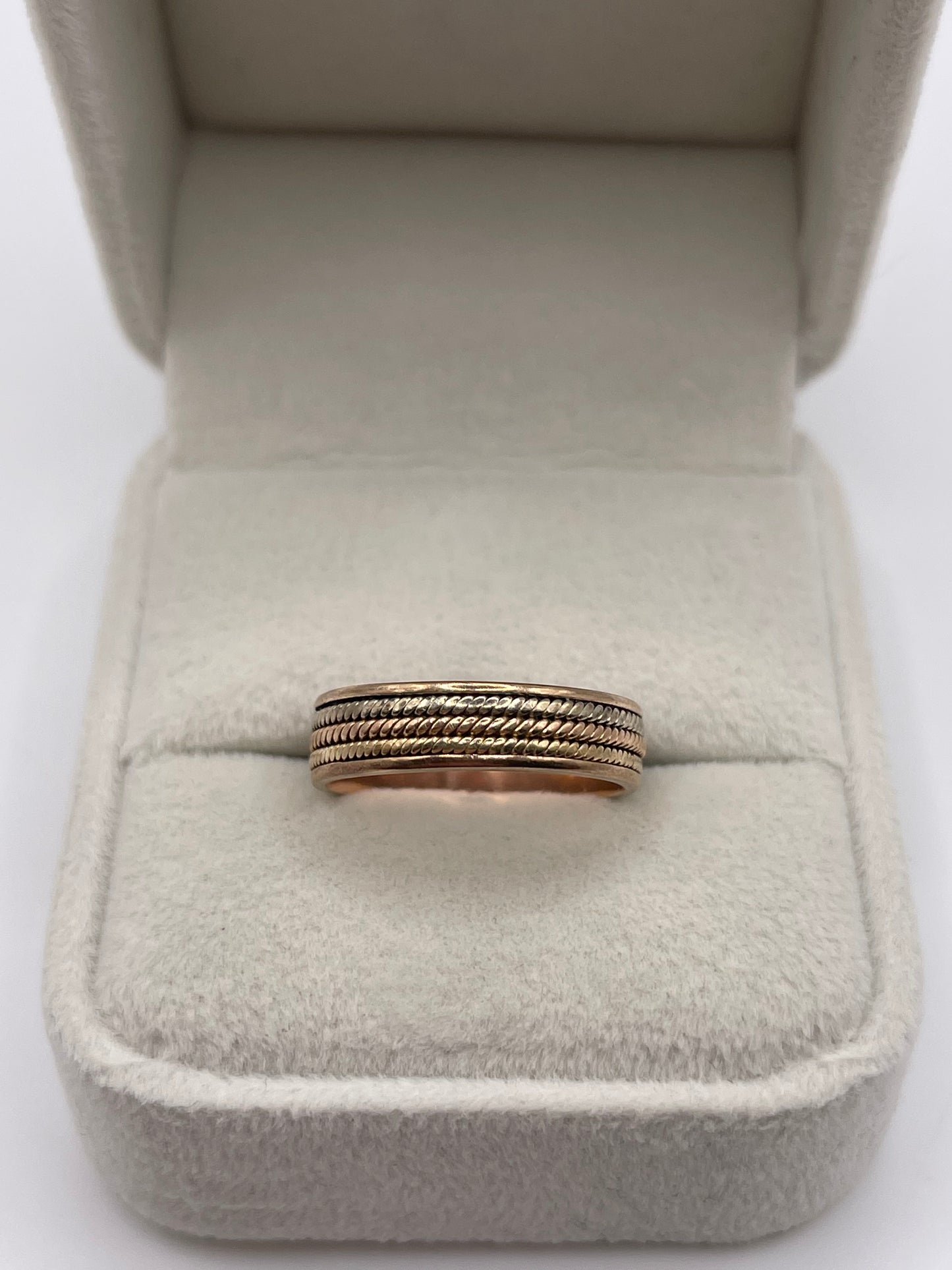 9ct rose gold patterned band