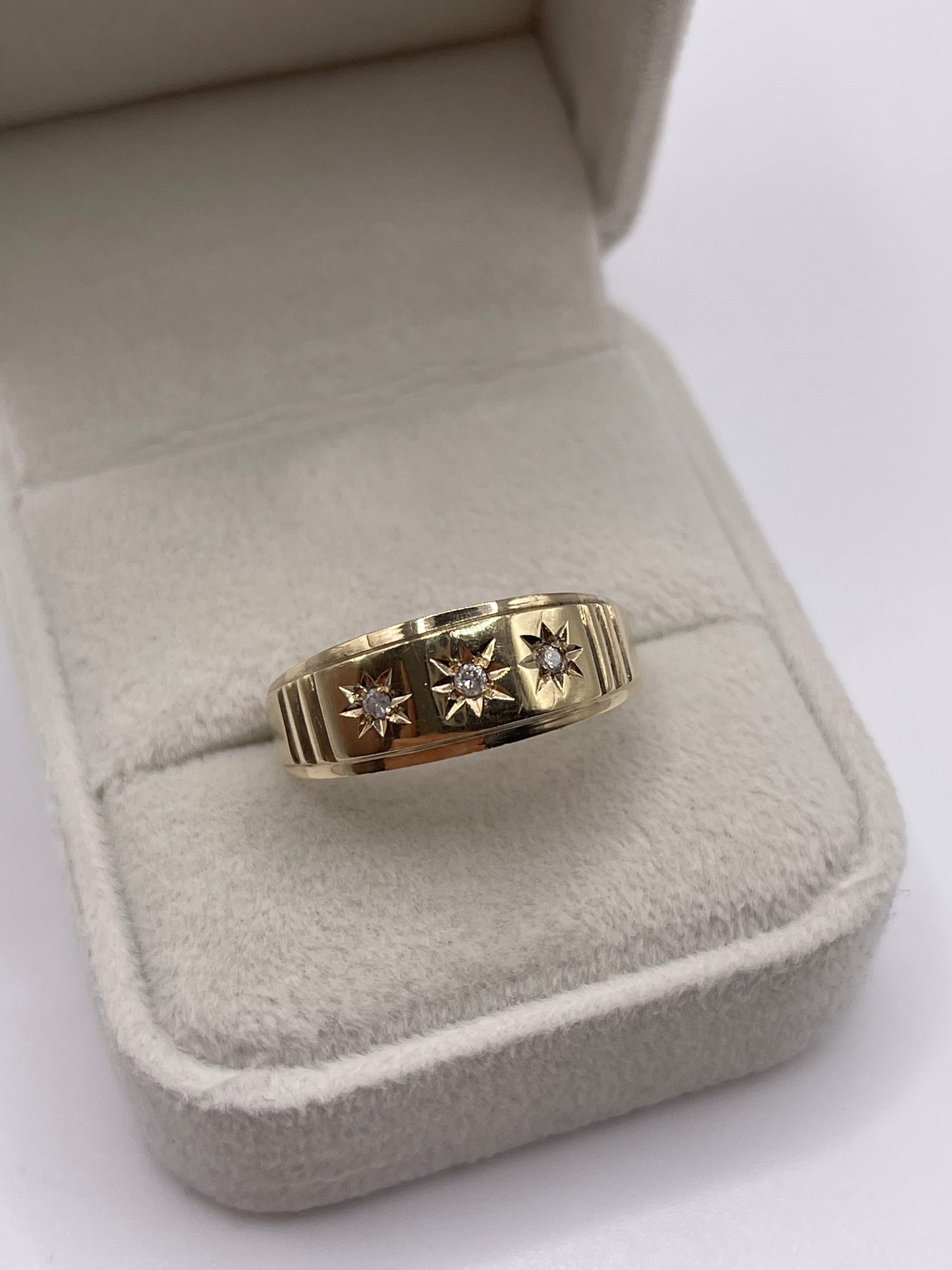 9ct gold diamond gypsy ring