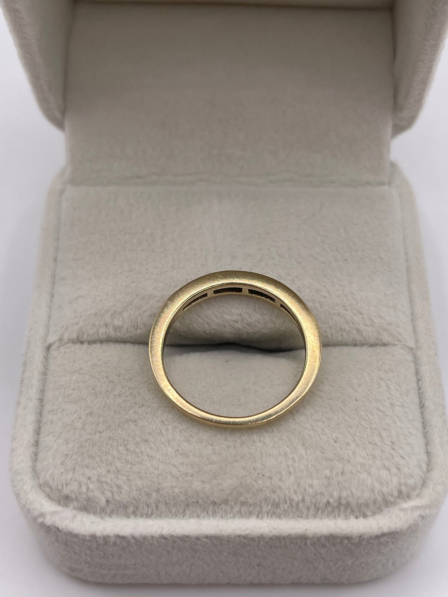 9ct gold blue diamond ring