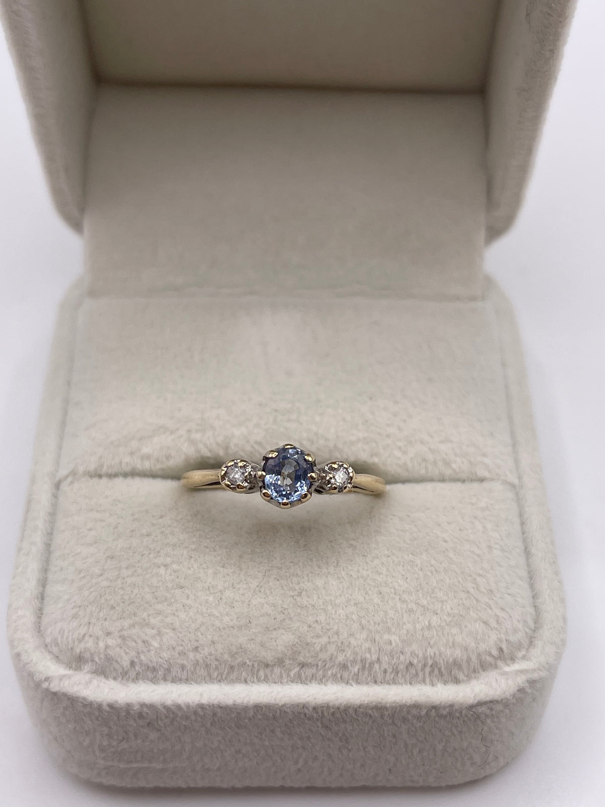 9ct gold sapphire and diamond ring