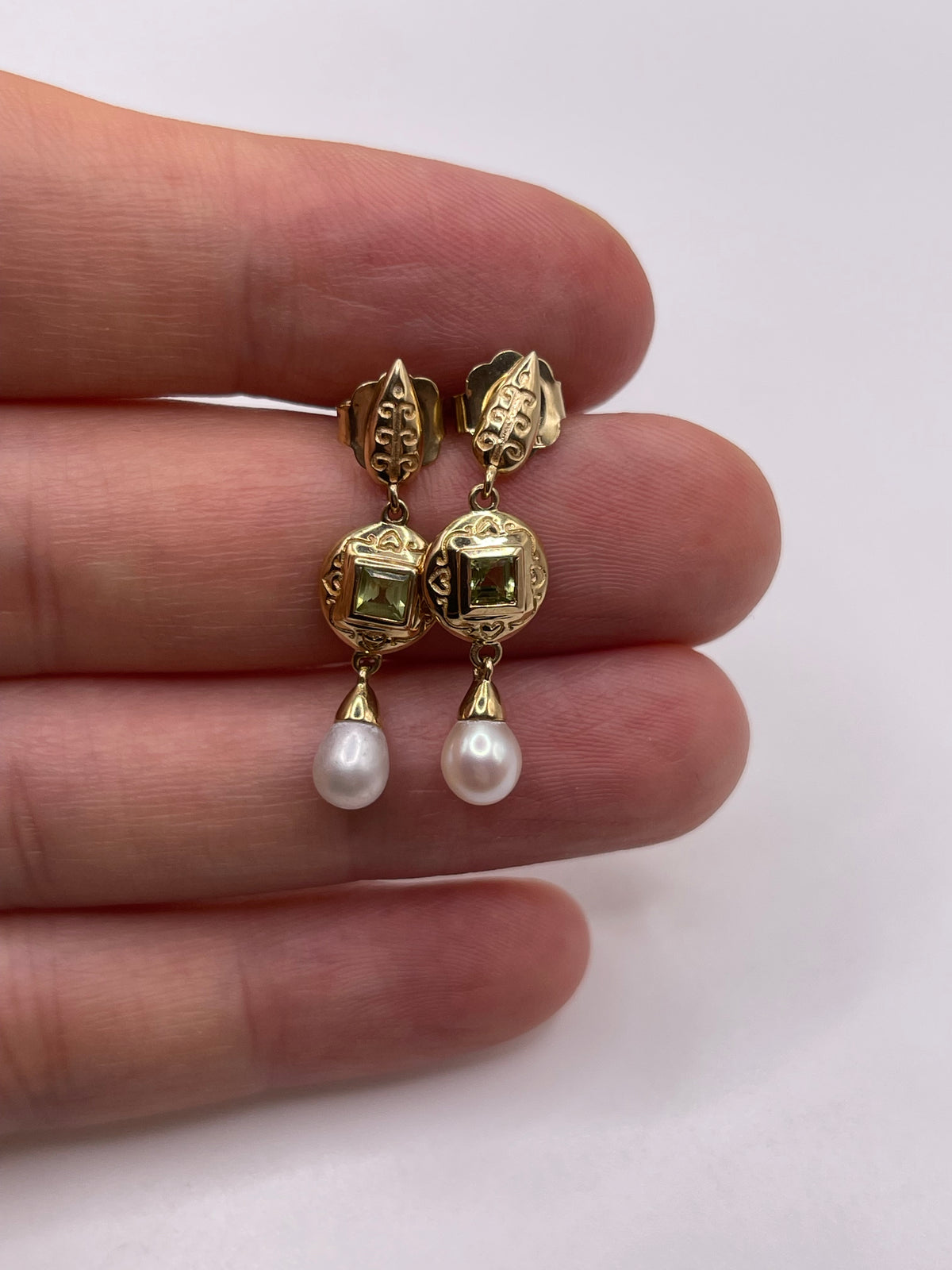 Clogau 9ct gold peridot and pearl earrings