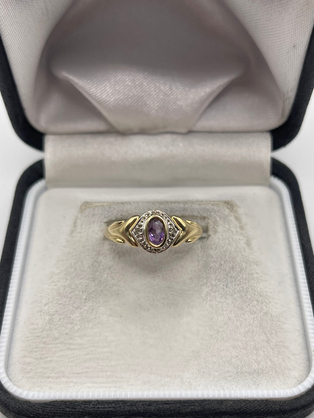 9ct gold amethyst and diamond ring