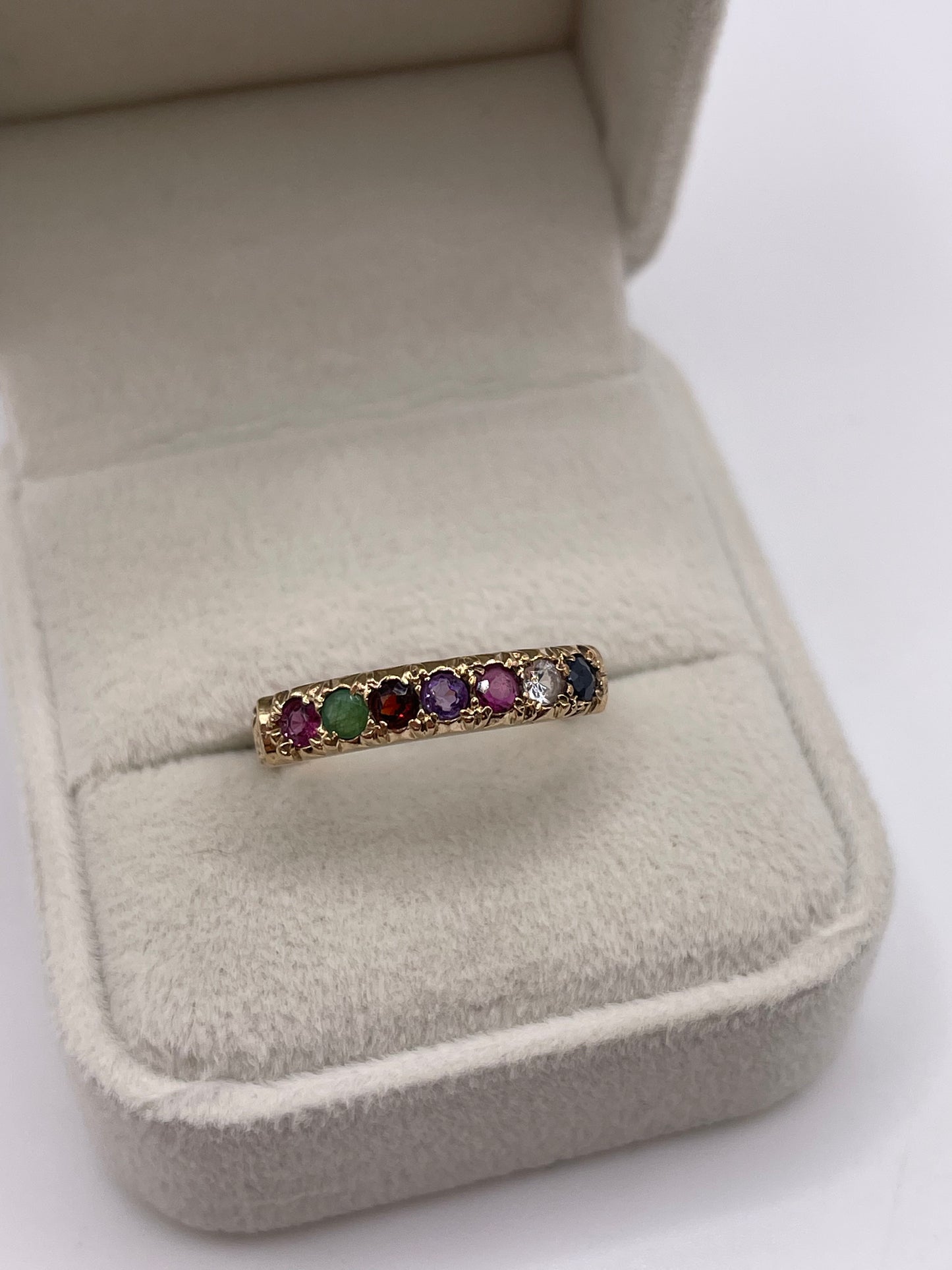 9ct gold regards ring