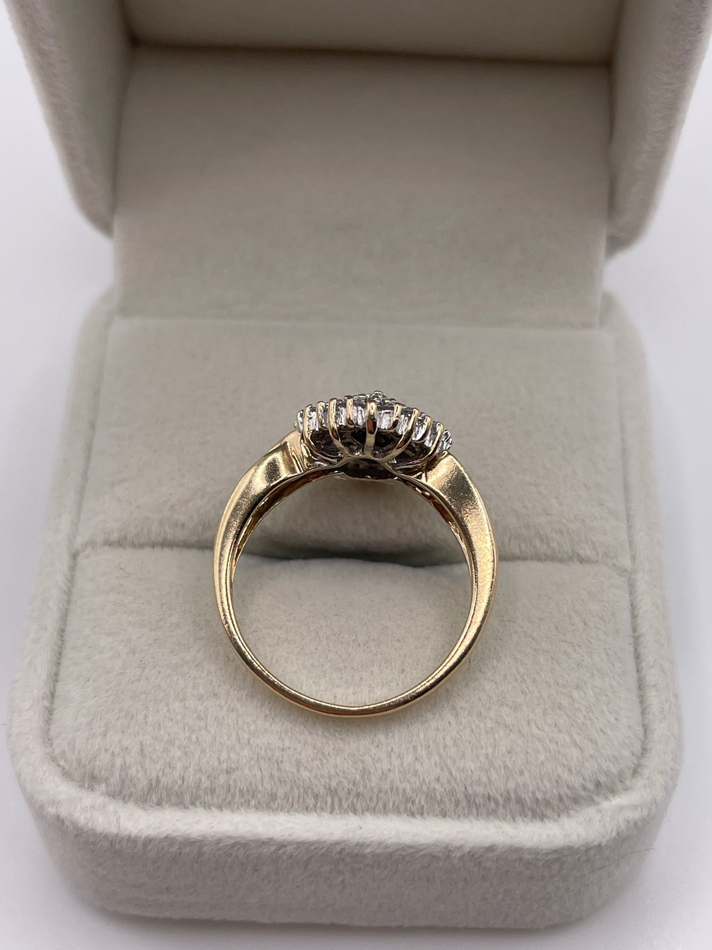9ct gold diamond cluster ring