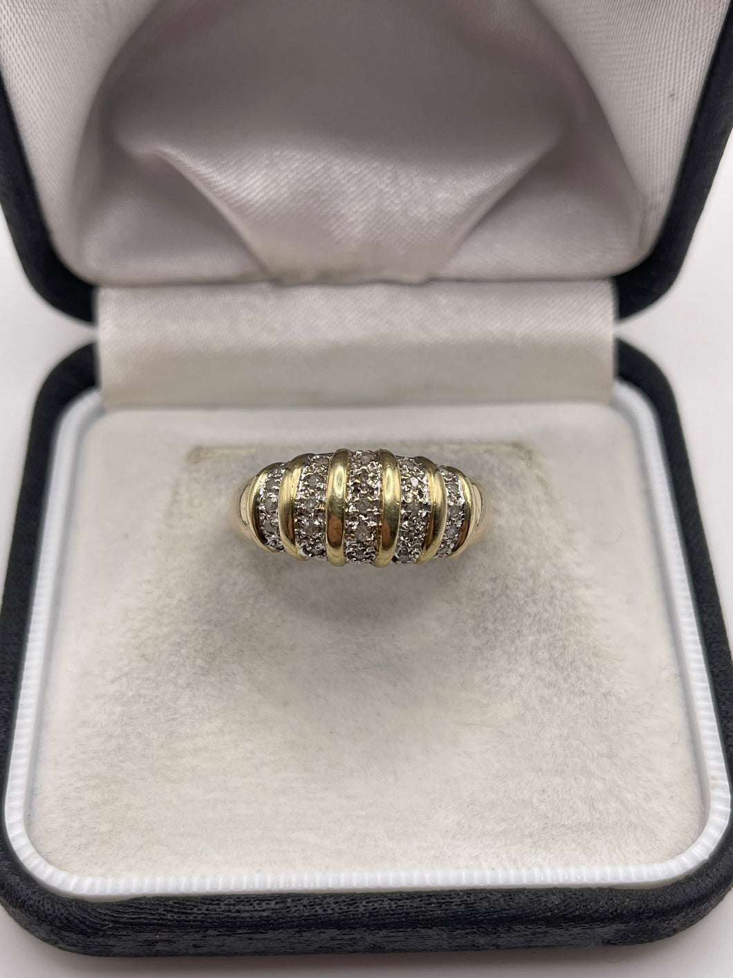 9ct gold diamond ring