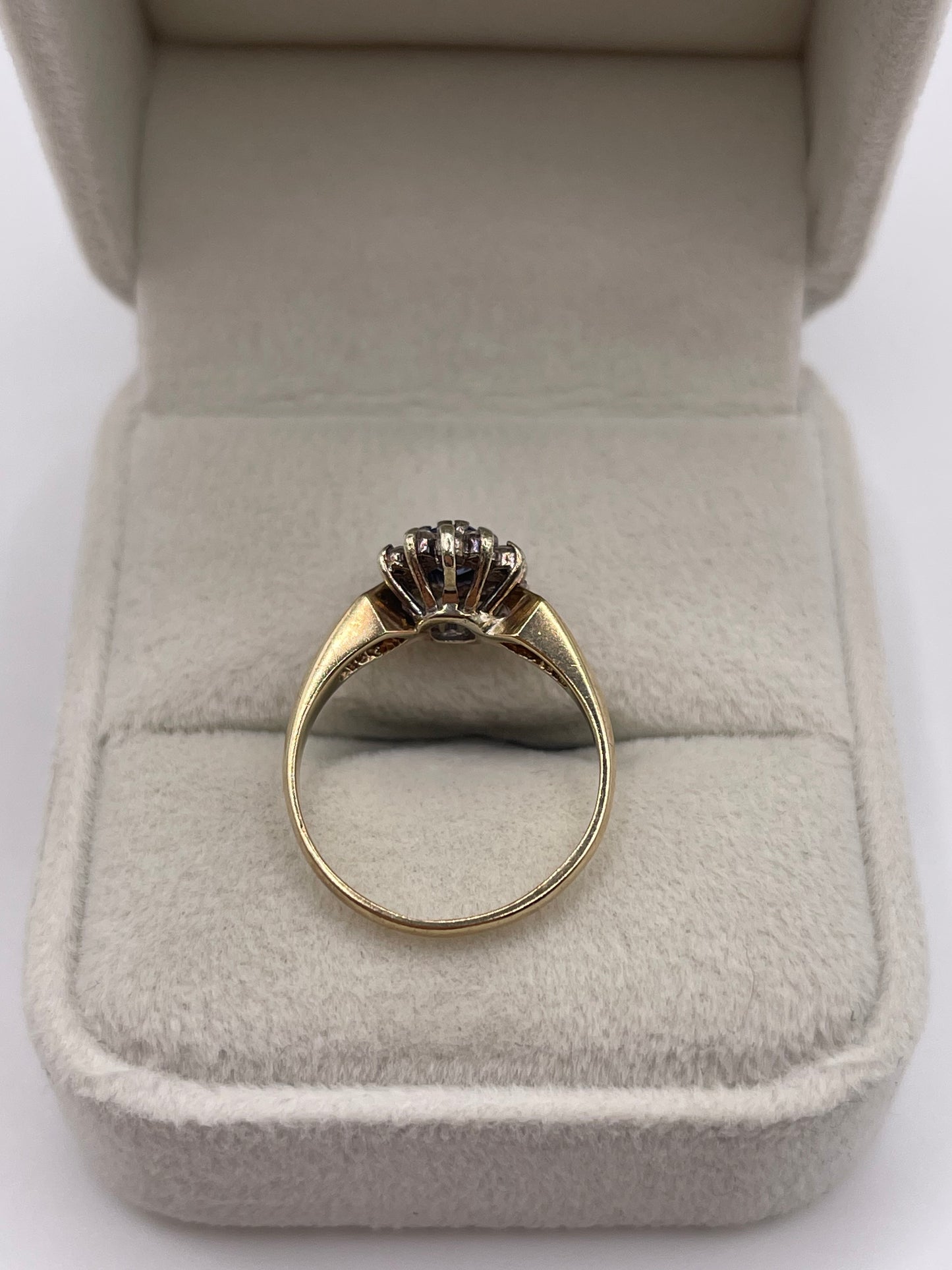 9ct gold sapphire and diamond ring