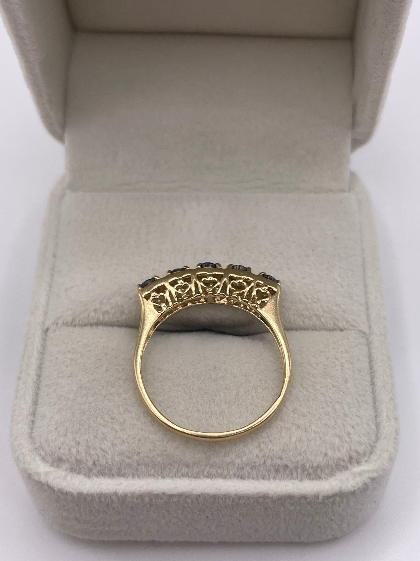9ct gold alexandrite ring