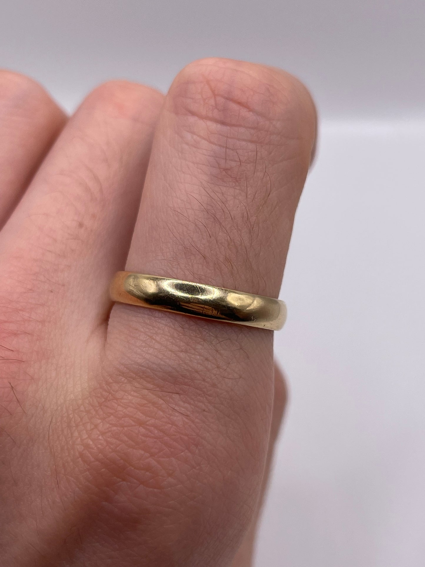 9ct gold band