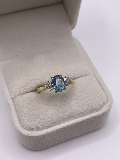 18ct gold aquamarine and diamond ring