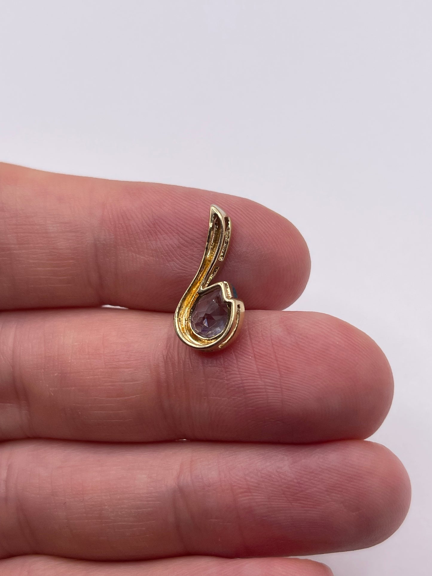 9ct gold topaz pendant