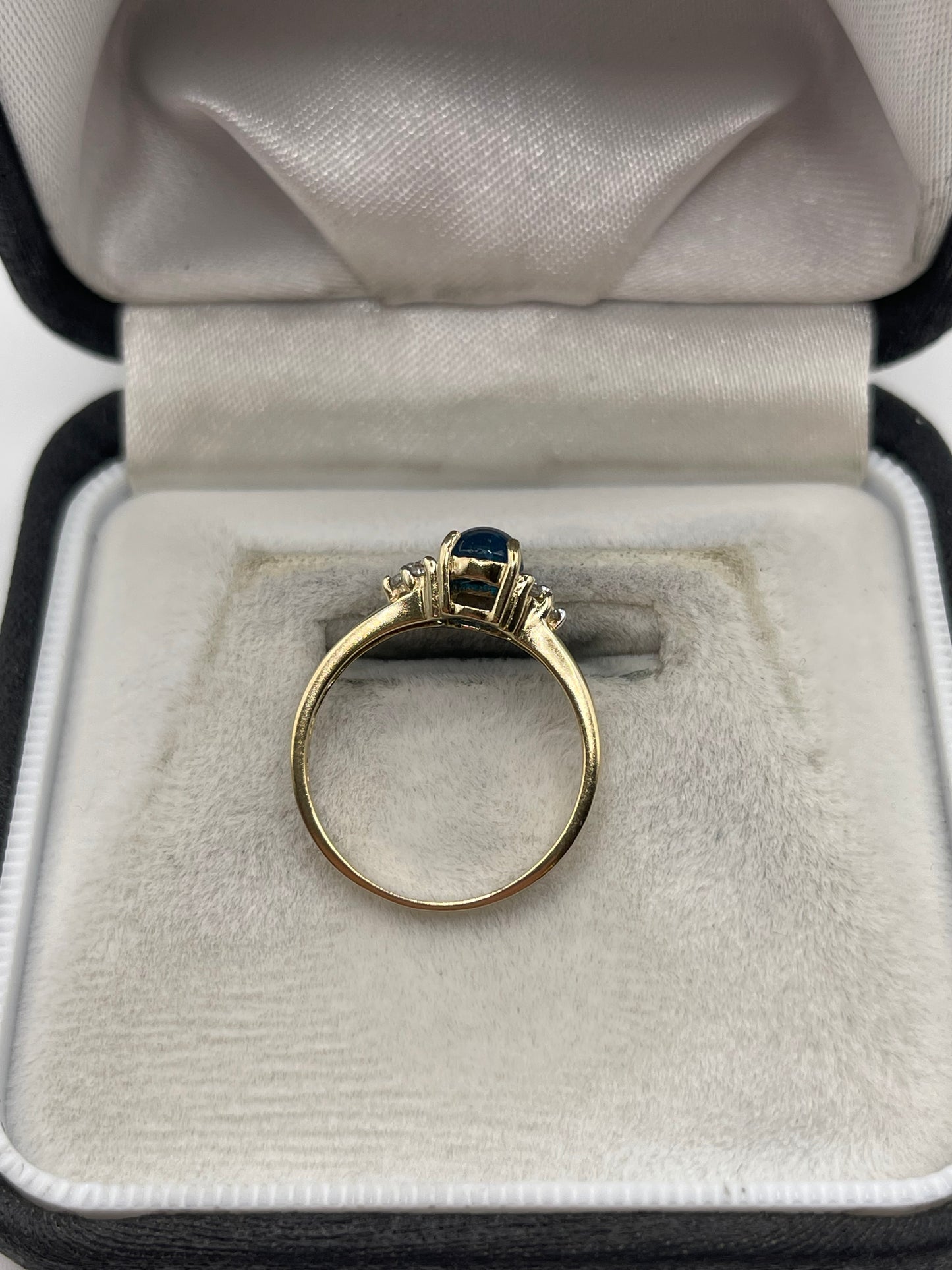 9ct gold cabochon blue apatite and zircon ring