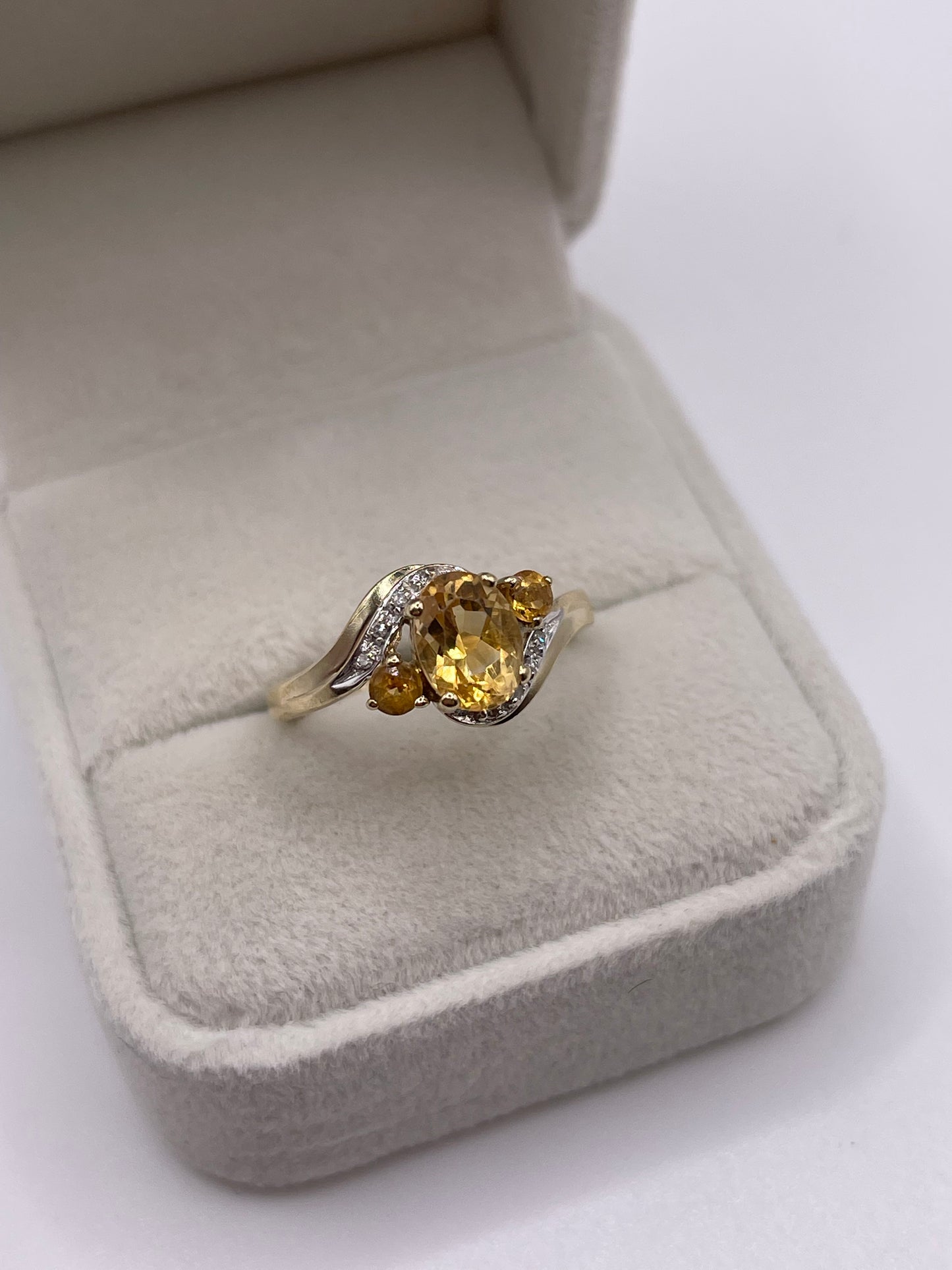 9ct gold citrine and diamond ring