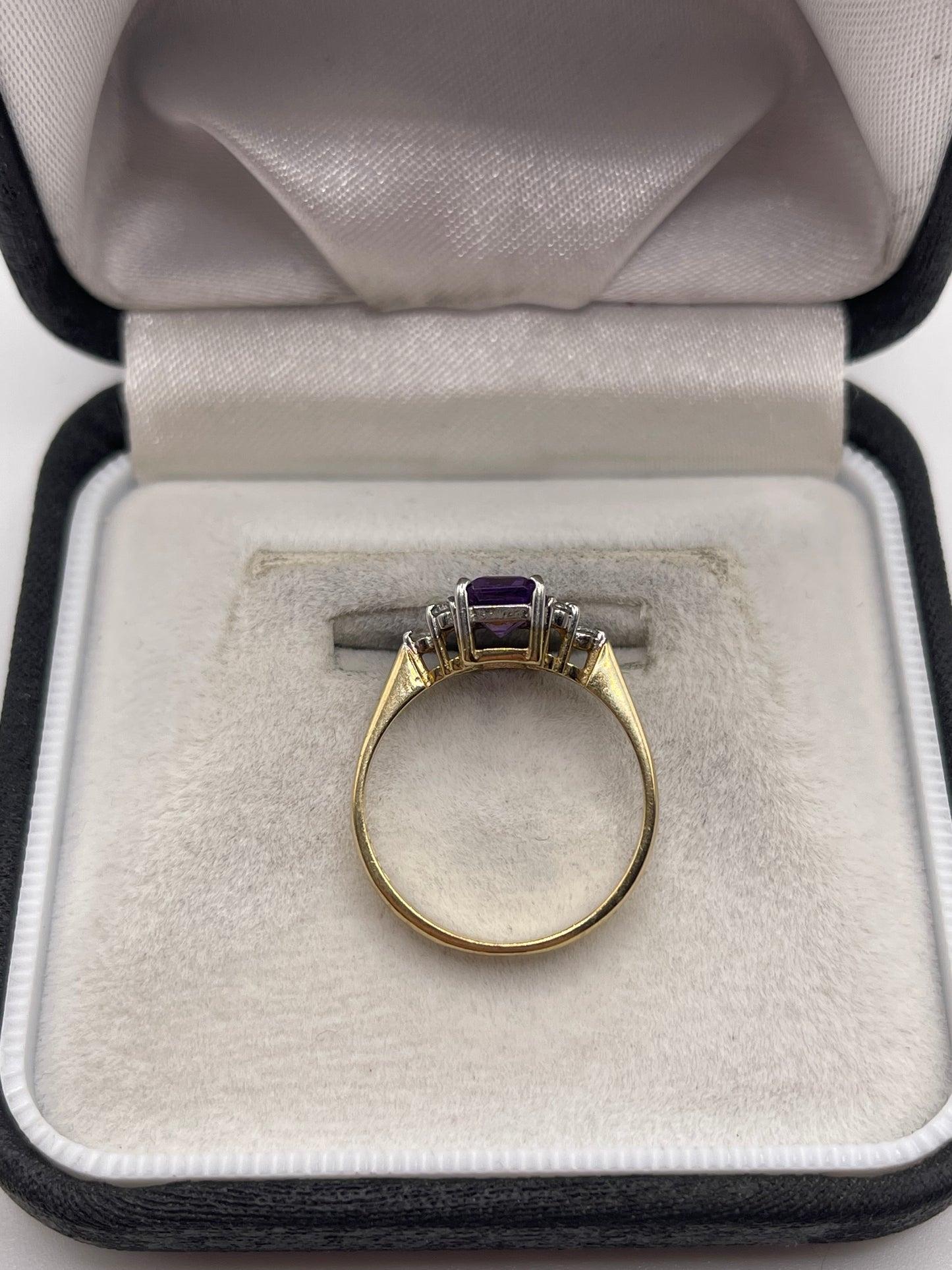 9ct gold amethyst and cz ring