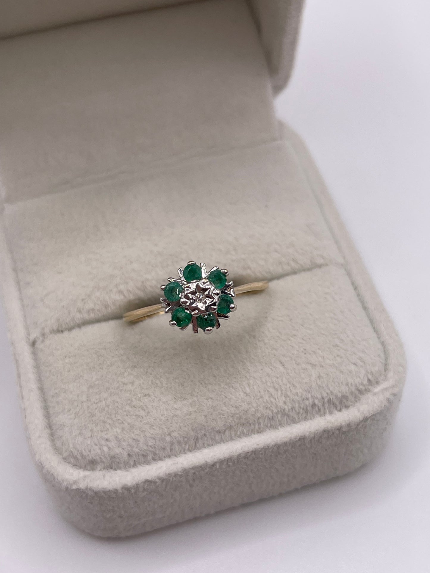 9ct gold emerald and diamond ring