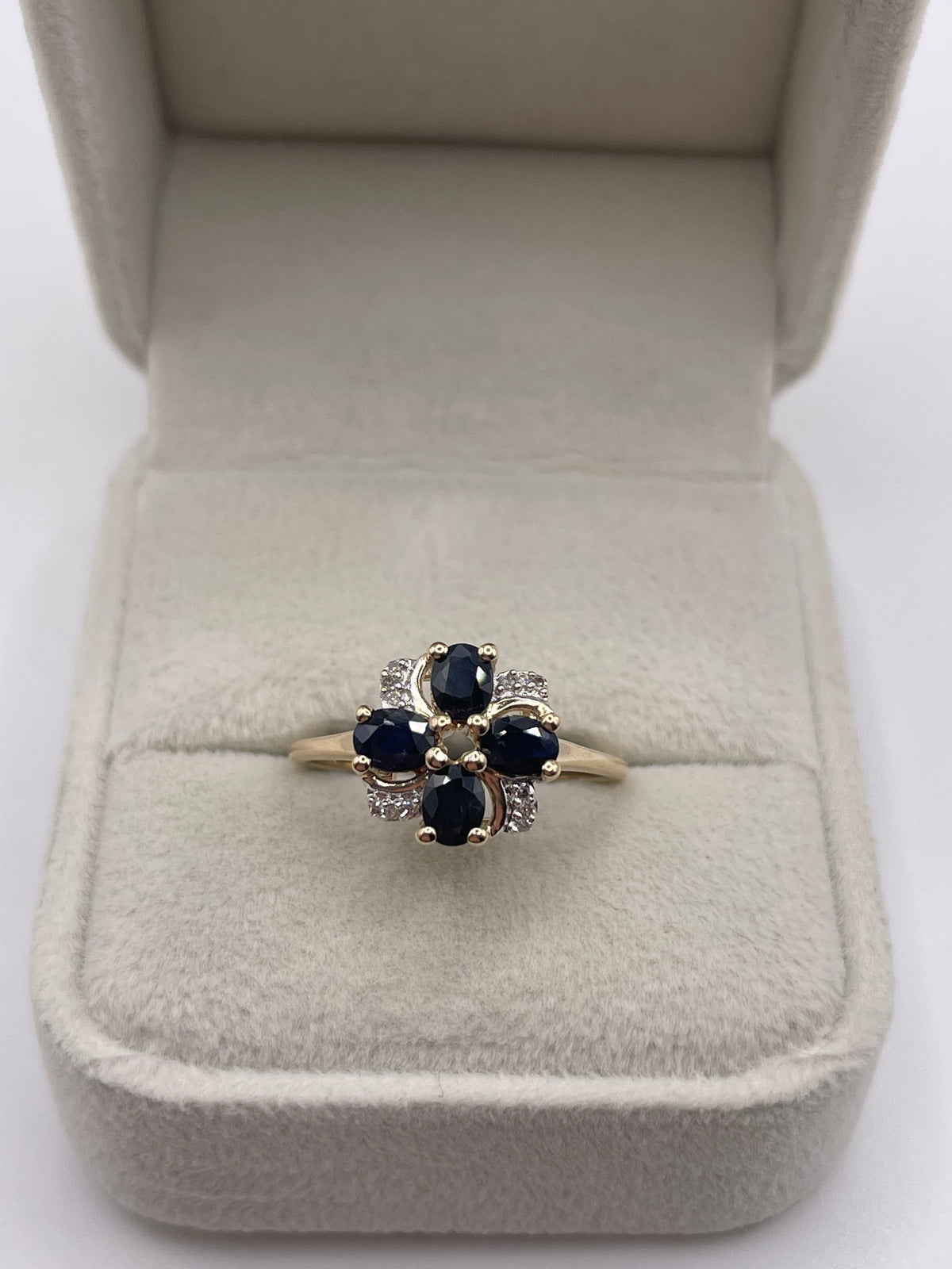 9ct gold sapphire and diamond ring