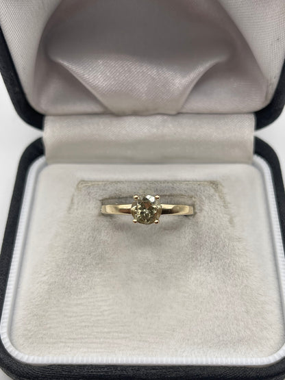 9ct gold quartz ring
