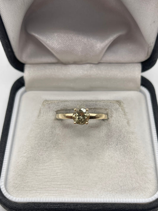 9ct gold quartz ring