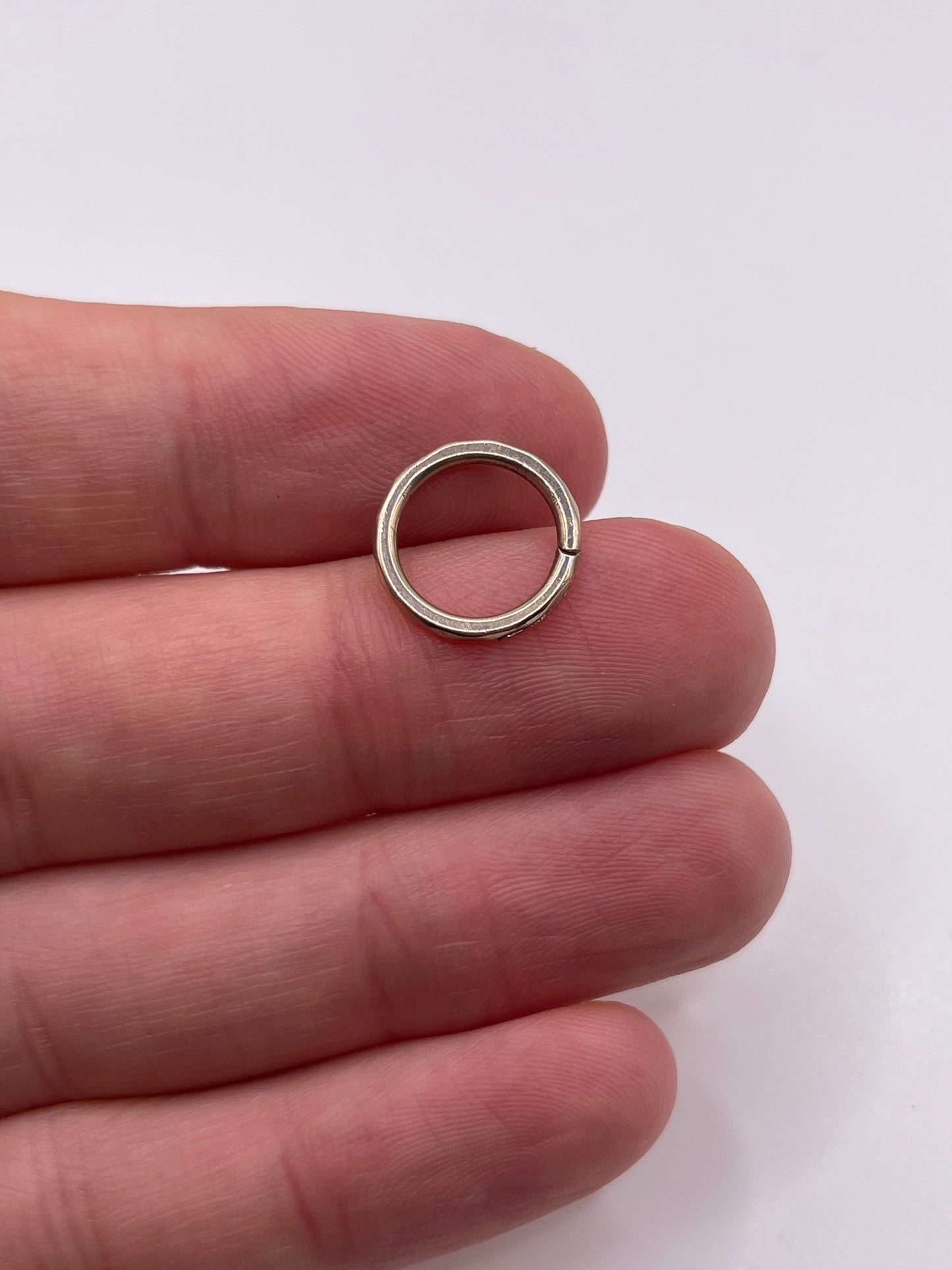 Antique 9ct gold split ring 2