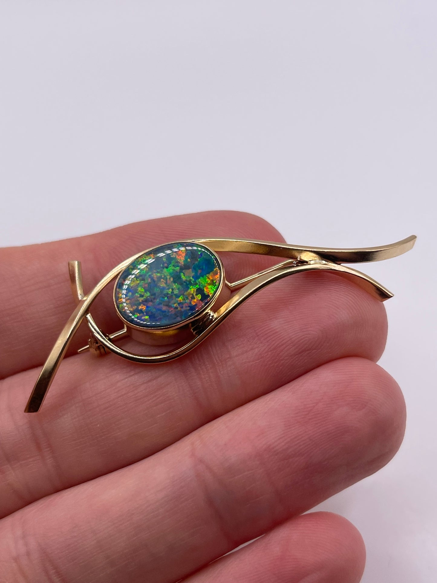 9ct gold black opal doublet brooch