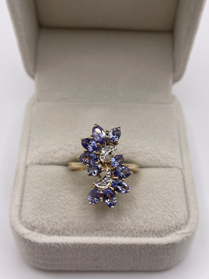 9ct gold tanzanite and diamond ring
