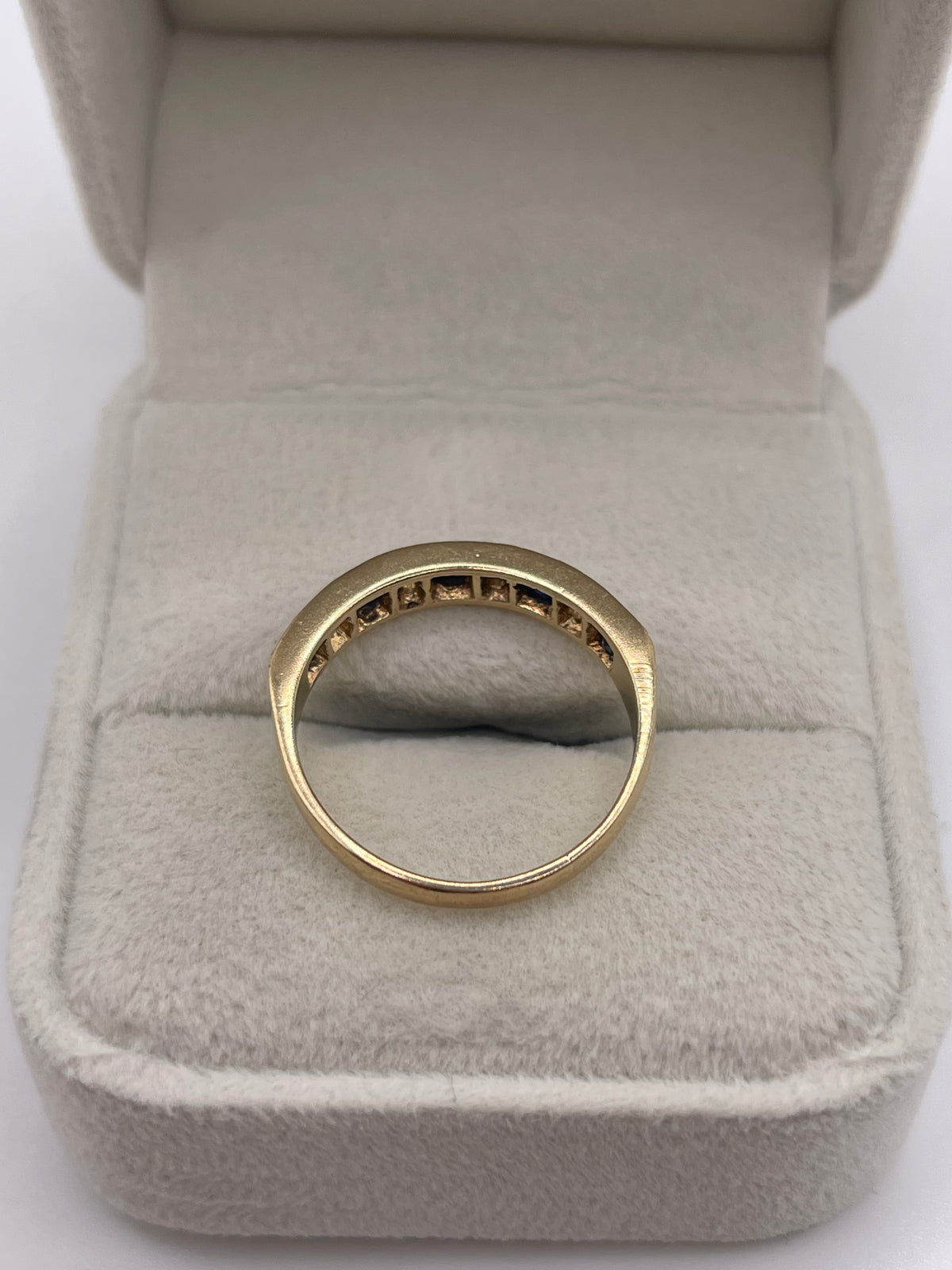 9ct gold sapphire and diamond ring